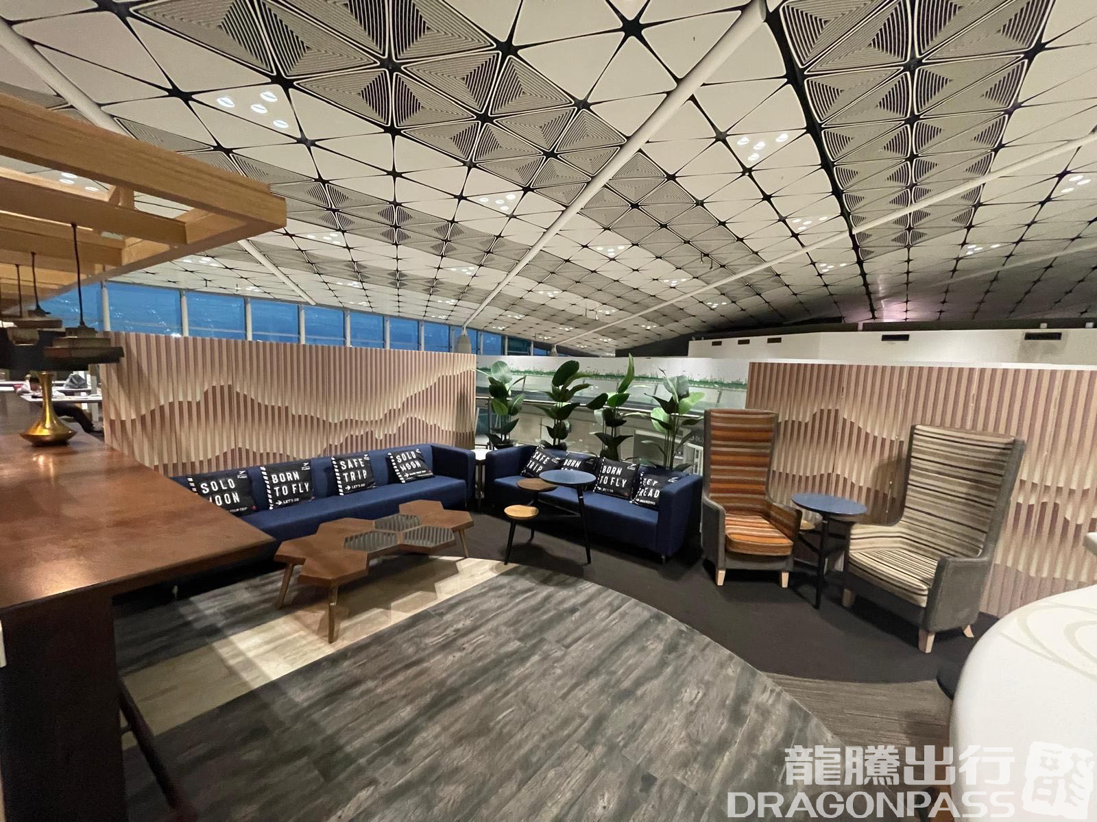 Бизнес-зал Hong Kong Airlines Lounge (Club Autus) в аэропорту Гонконг (HKG)