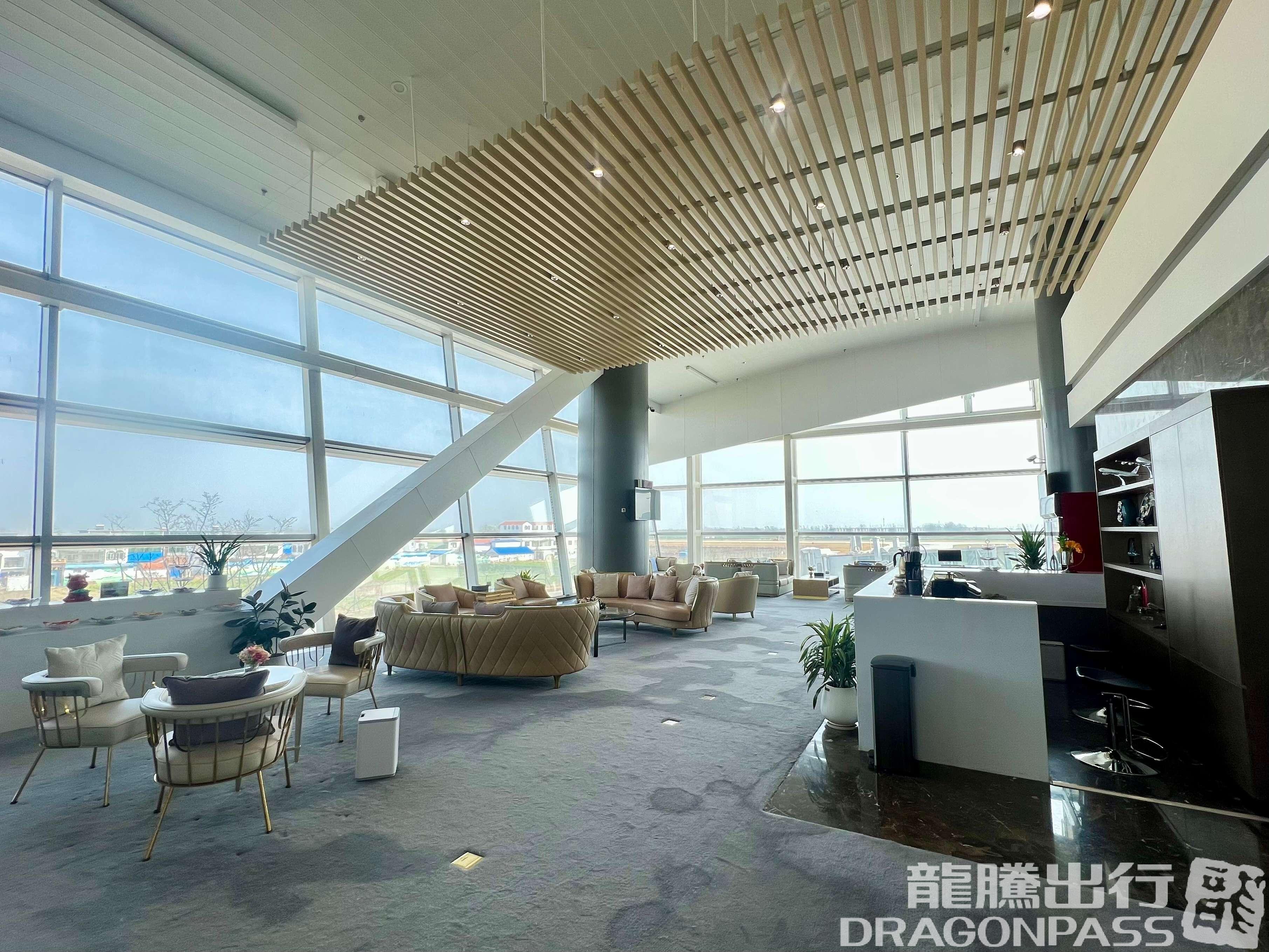 Бизнес-зал First Class Lounge (2F) в аэропорту Аэропорт Хэцзэ Мудань (HZA)