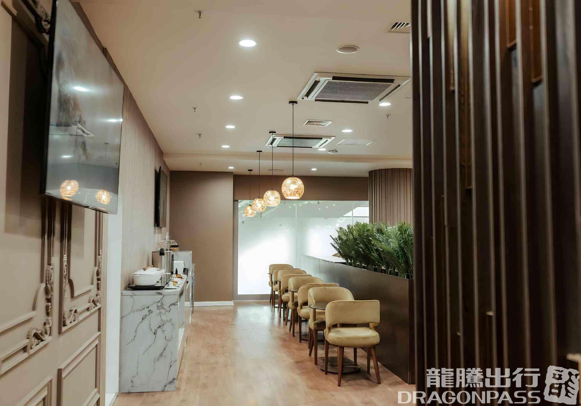 Бизнес-зал Premium Luxury Lounge в аэропорту Роберт Габриел Магб (HRE)