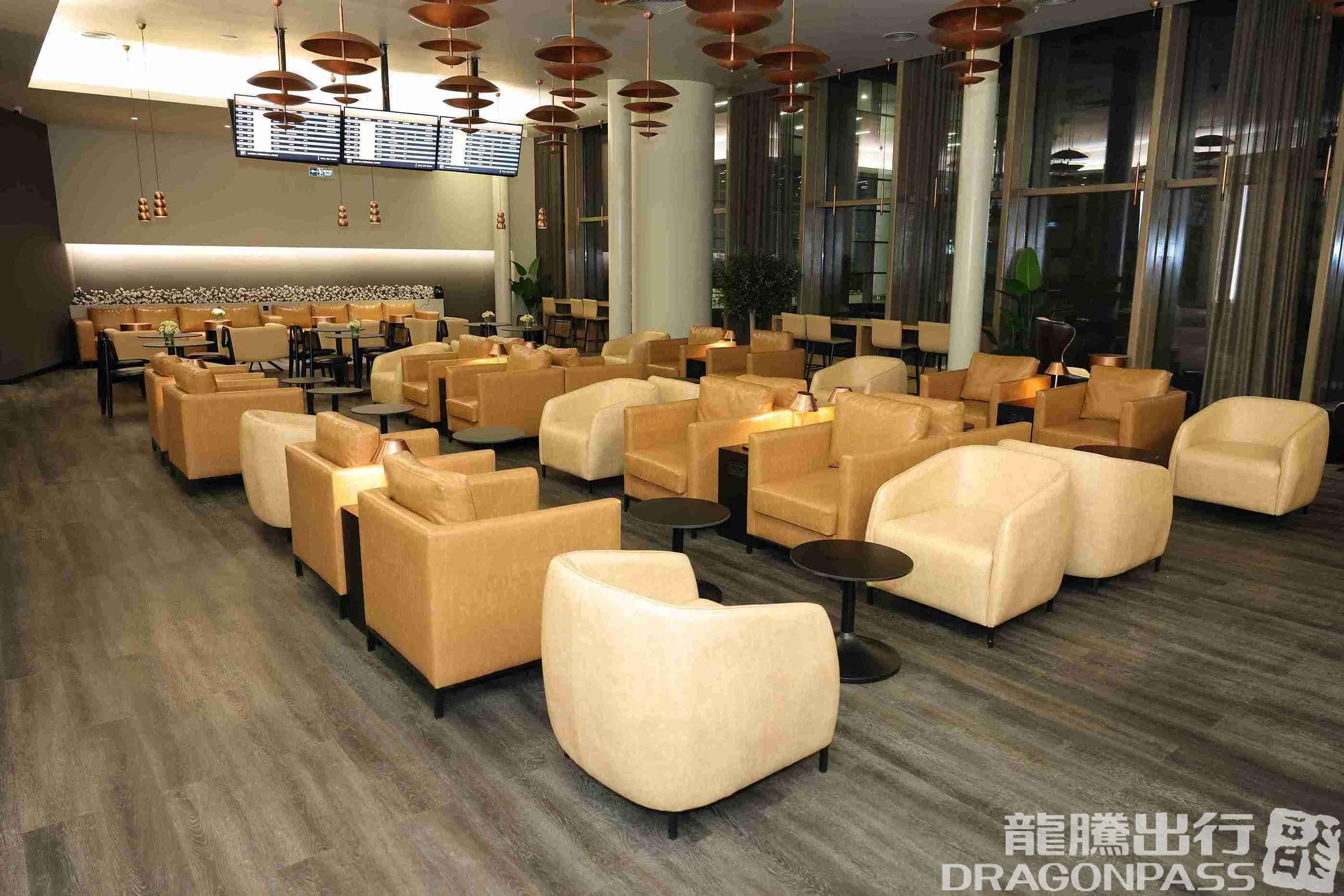 Бизнес-зал Platinum Lounge (International) в аэропорту Covilha Airport (COV)