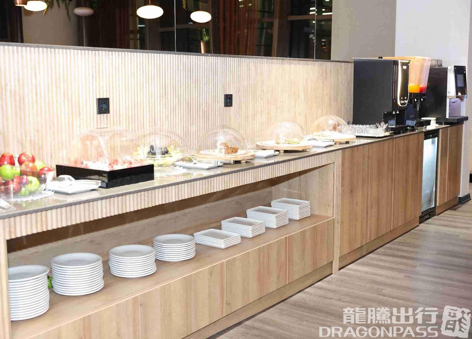 Бизнес-зал Platinum Lounge (Domestic) в аэропорту Covilha Airport (COV)