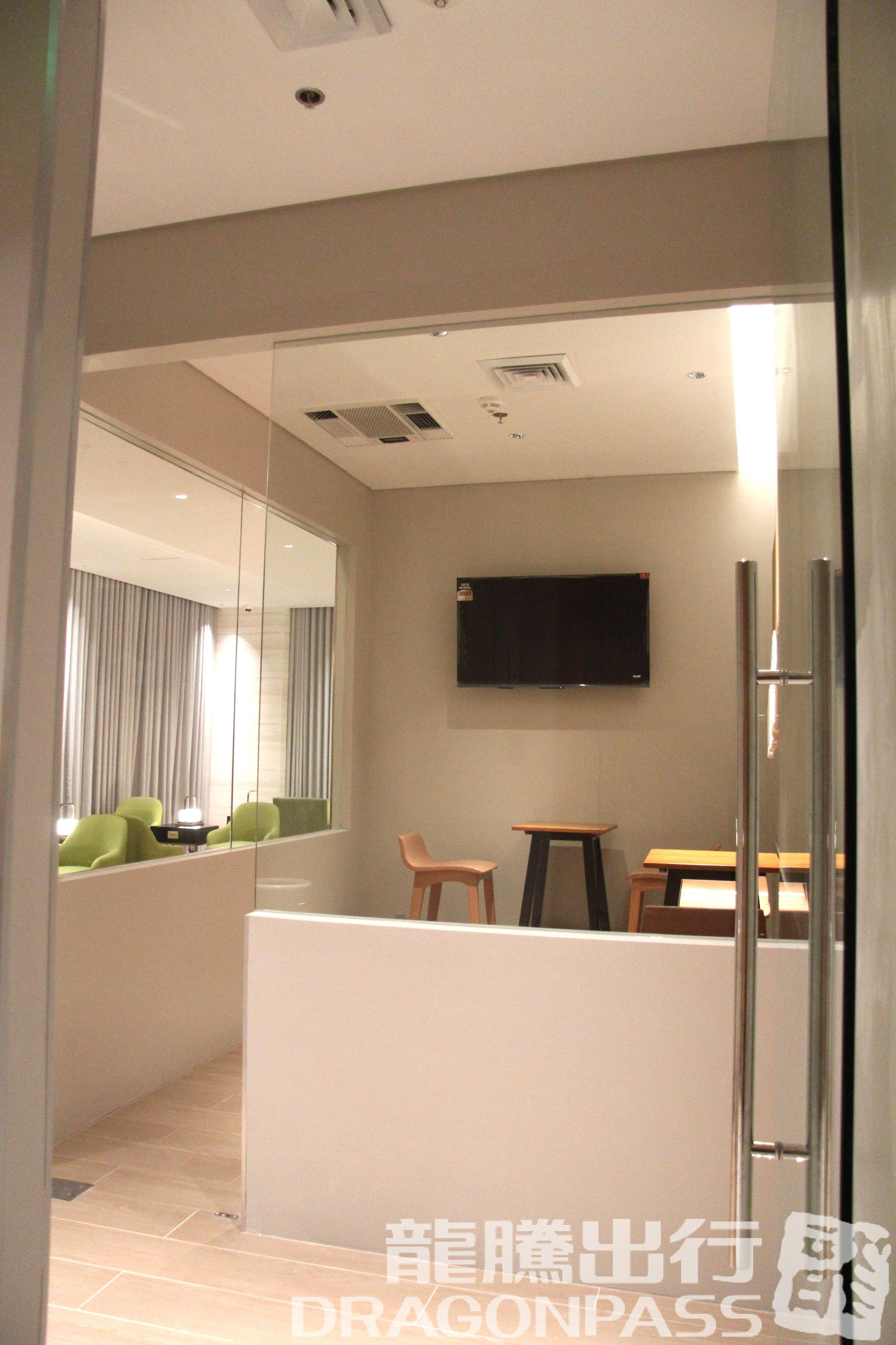 Бизнес-зал Marhaba Lounge в аэропорту Кларк (CRK)