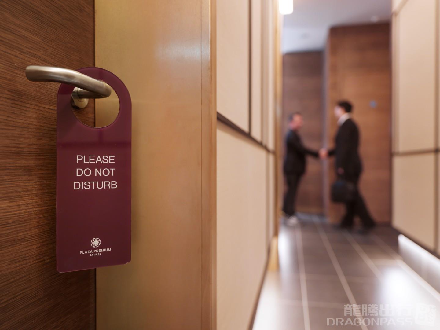 Бизнес-зал Plaza Premium Lounge в аэропорту Хитроу (LHR)