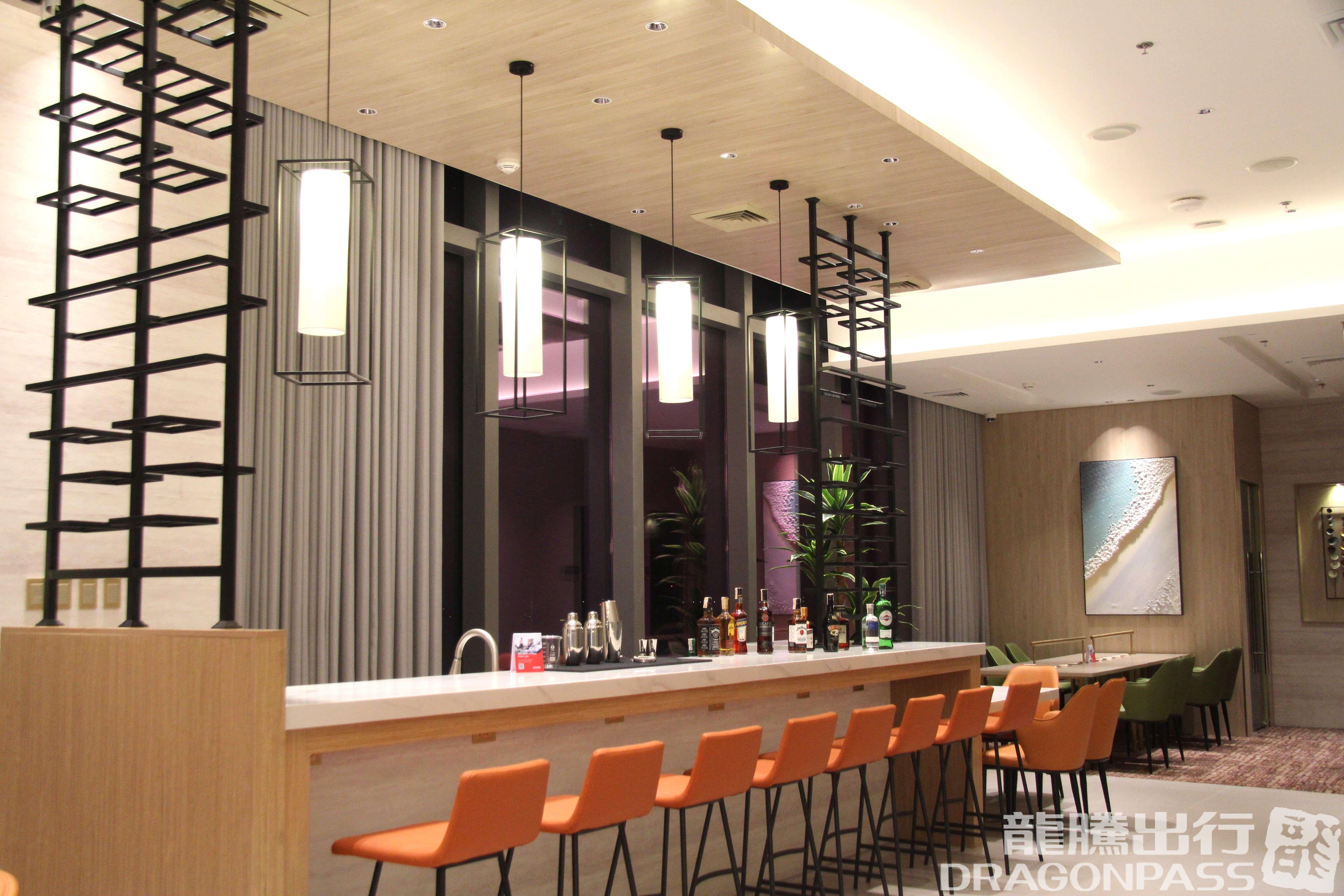 Бизнес-зал Marhaba Lounge в аэропорту Кларк (CRK)