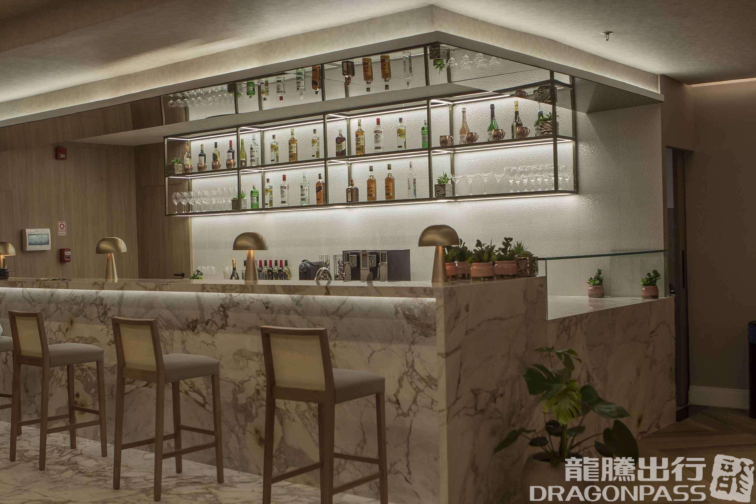 Бизнес-зал W Lounge (Fast Pass included) в аэропорту Гуарульюс (GRU)