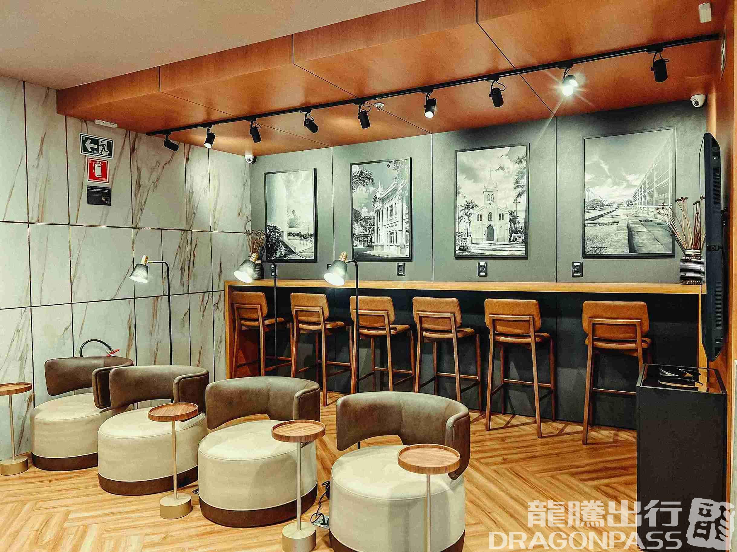 Бизнес-зал W Lounge Uberlândia в аэропорту Uberlandia-Ten. Cel. Av. Cesar Bombonato Airport (UDI)