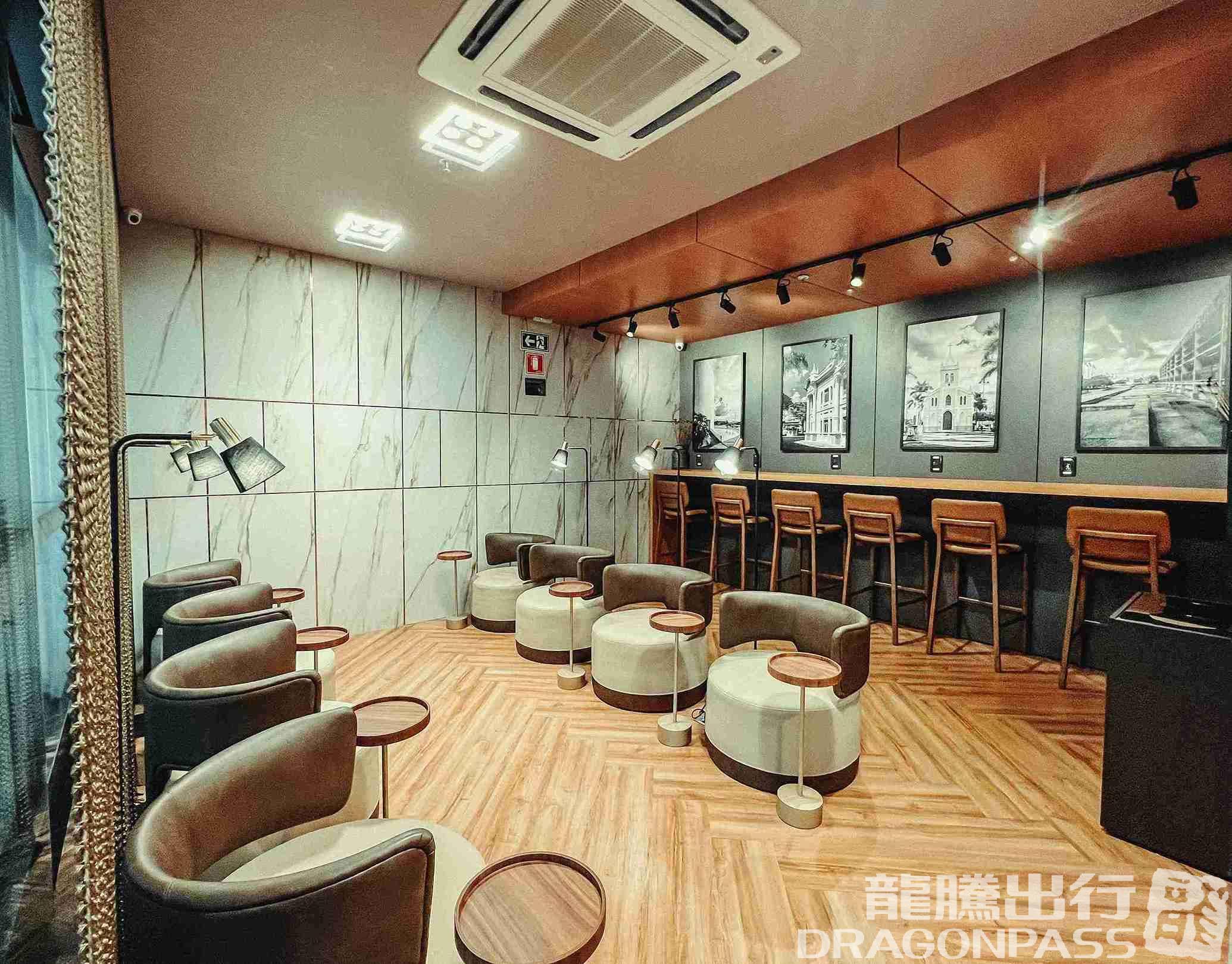 Бизнес-зал W Lounge Uberlândia в аэропорту Uberlandia-Ten. Cel. Av. Cesar Bombonato Airport (UDI)