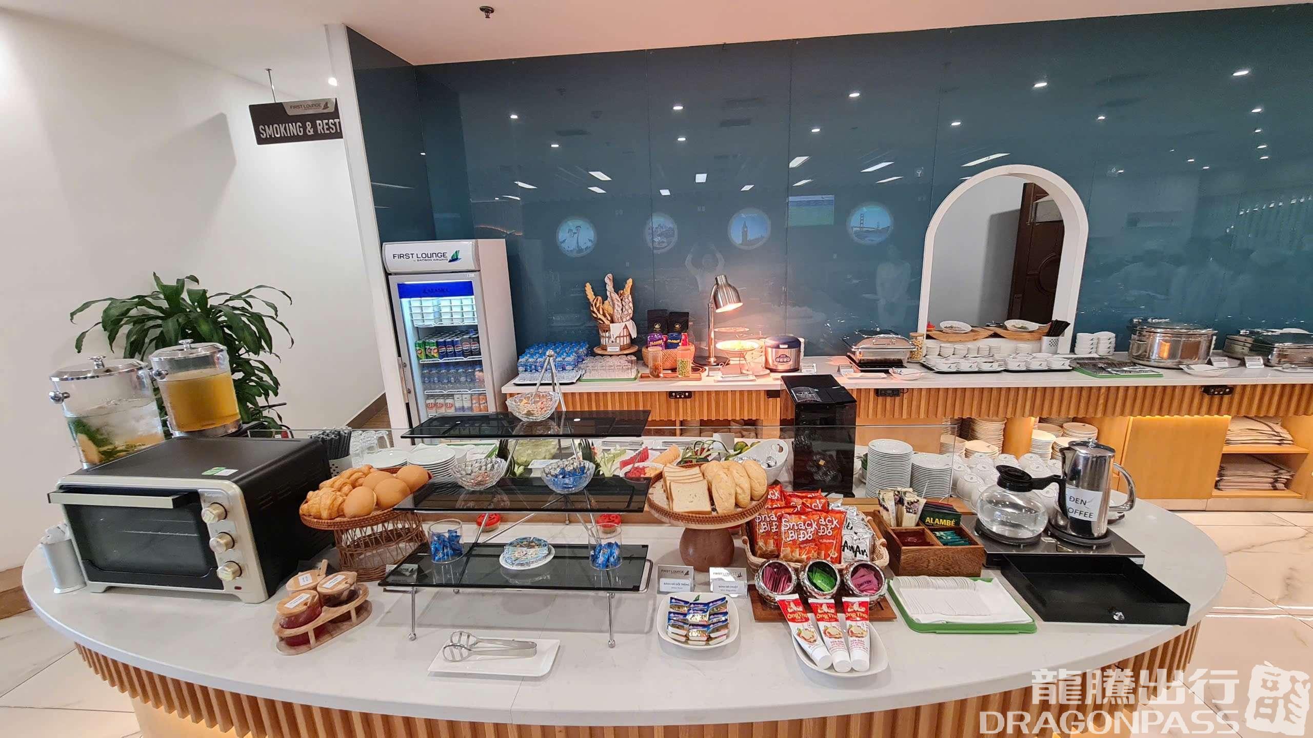 Бизнес-зал First Lounge в аэропорту Нойбай (HAN)