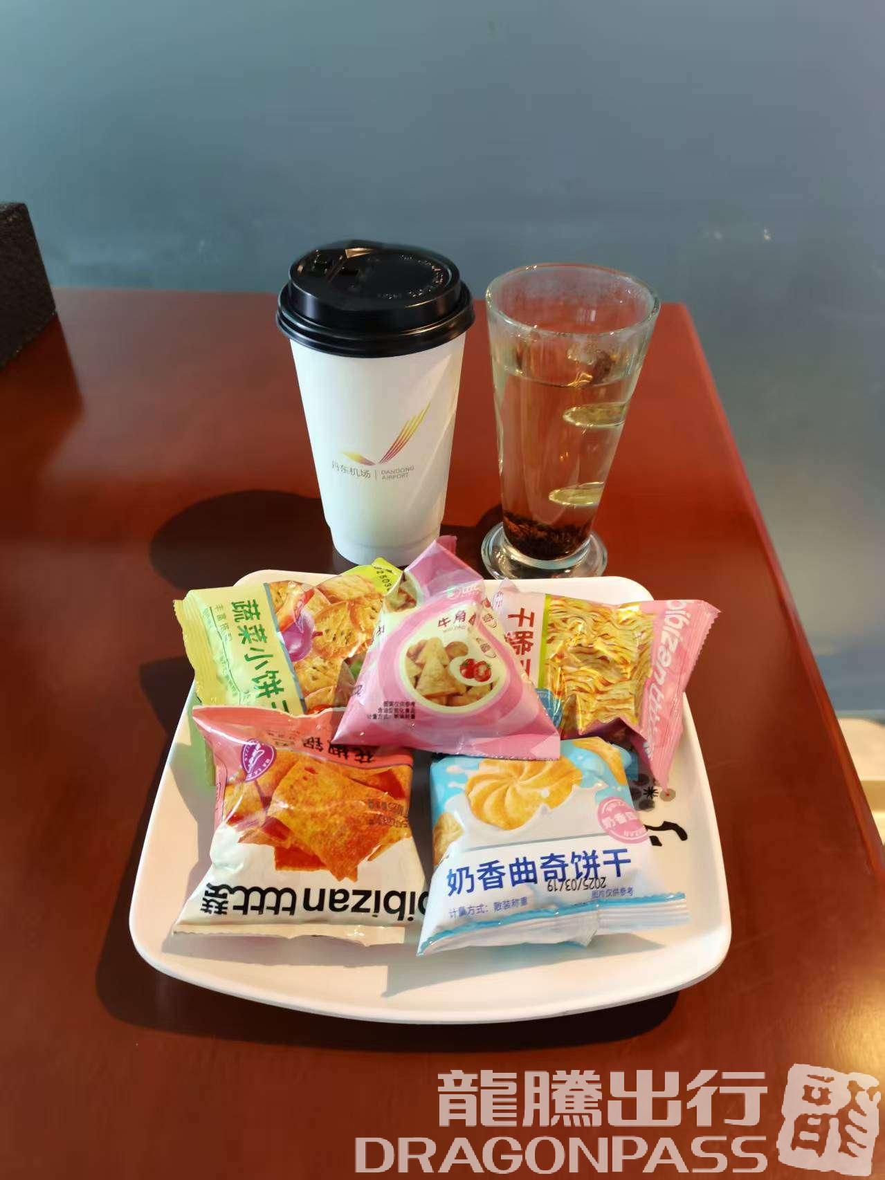 Бизнес-зал Light Meal and Coffee Lounge Area (Main Terminal Domestic) в аэропорту Langtou Airport (DDG)