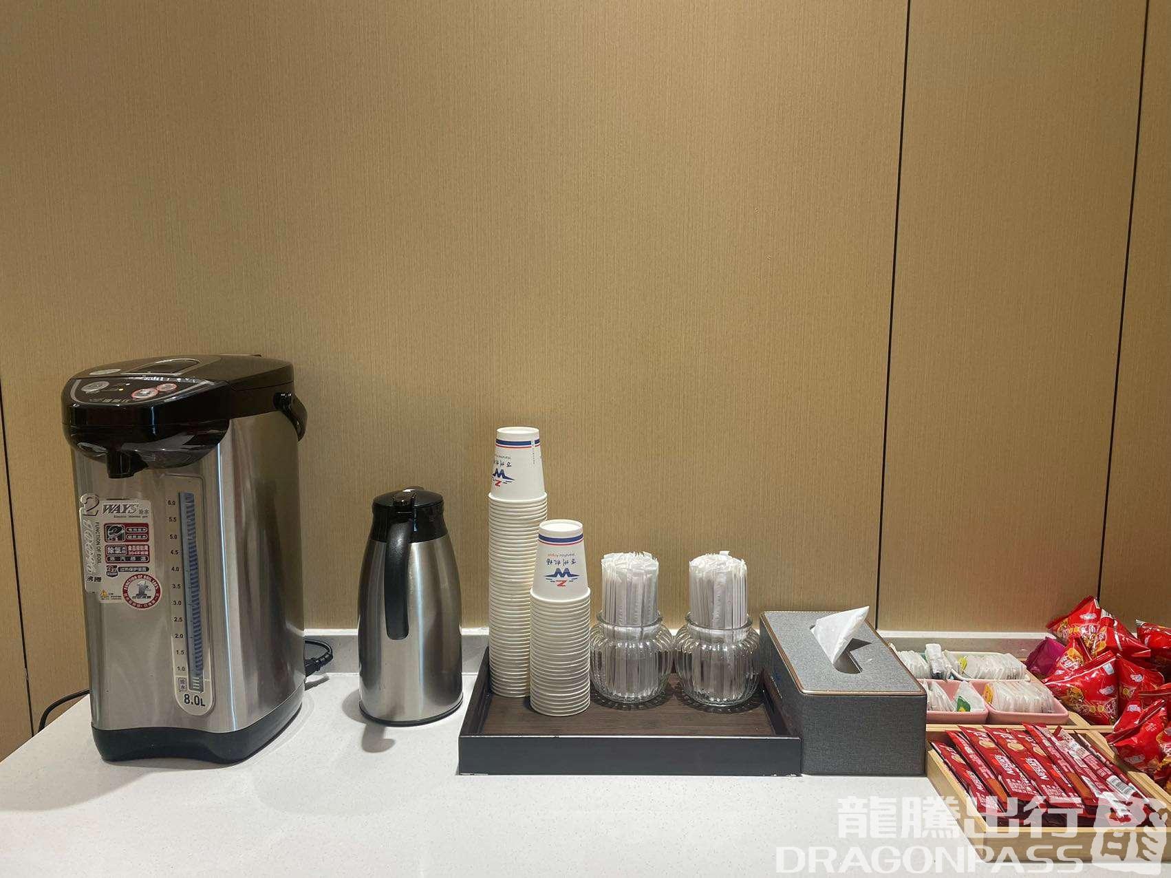 Бизнес-зал First Class/Business Class Lounge (T2 Domestic) в аэропорту Wuqiao Airport (WXN)