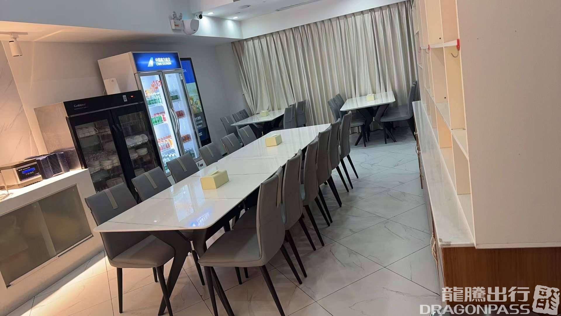 Бизнес-зал South Airlines First Class and Business Class Pearl Member Lounge (T2 Domestic) в аэропорту Санья Феникс (SYX)