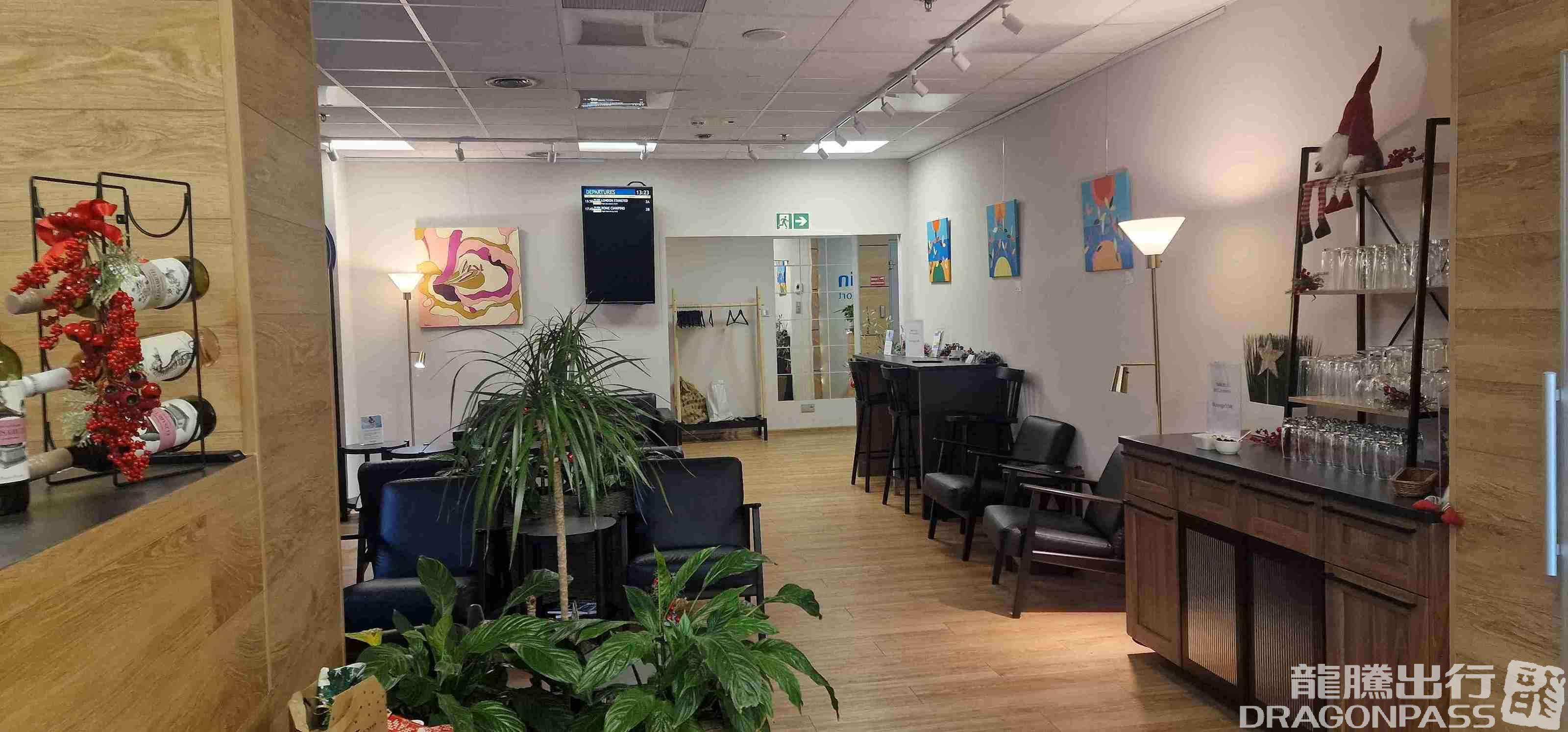 Бизнес-зал Mazovia Premium Lounge в аэропорту Warsaw-Modlin Airport (WMI)