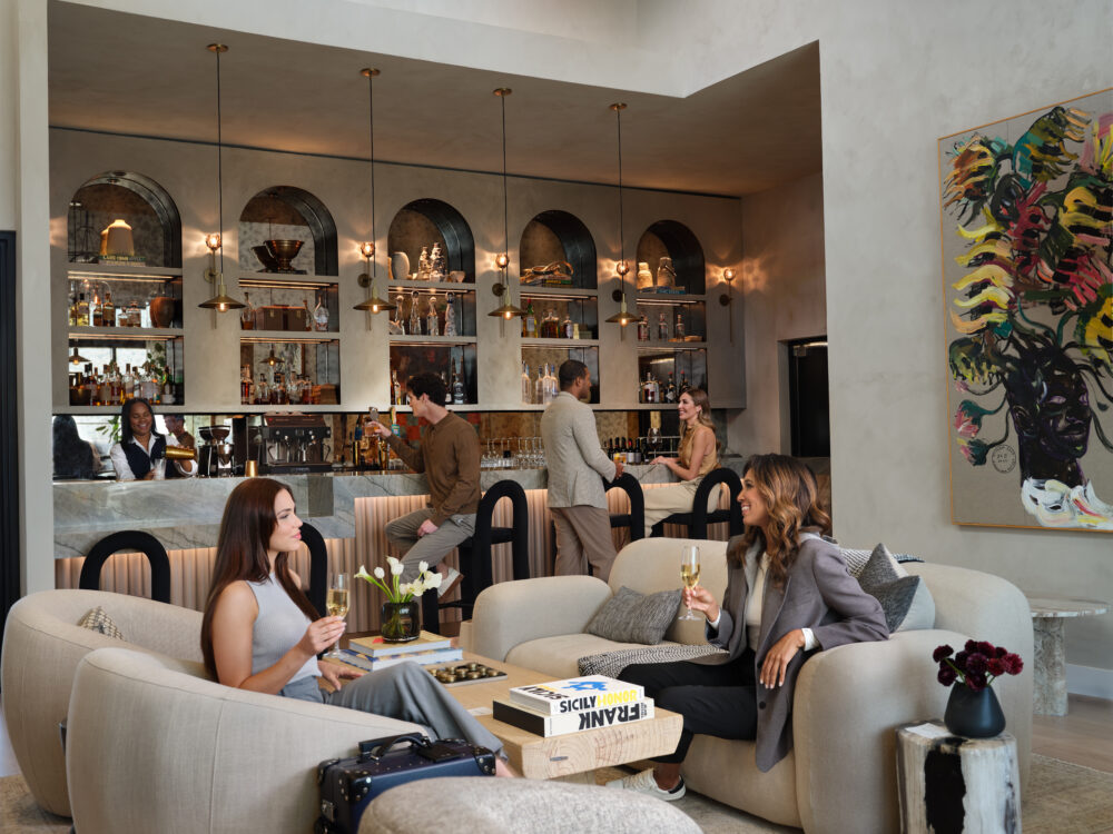 VIP-зал The Salon Full VIP в аэропорту Лос-Анджелес (LAX)
