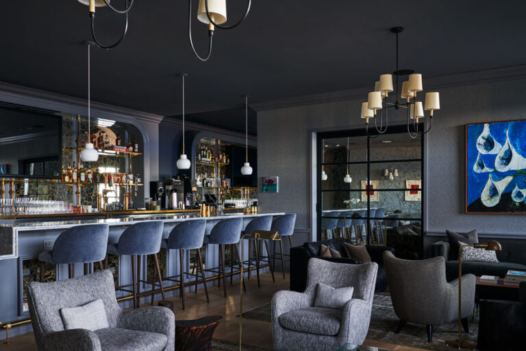 VIP-зал The Salon Full VIP в аэропорту Лос-Анджелес (LAX)