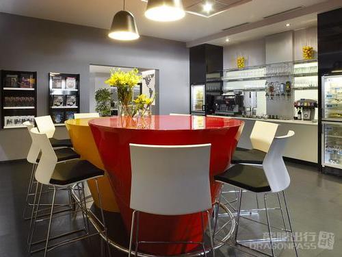 Бизнес-зал MasterCard Lounge в аэропорту Вацлав Гавел (PRG)