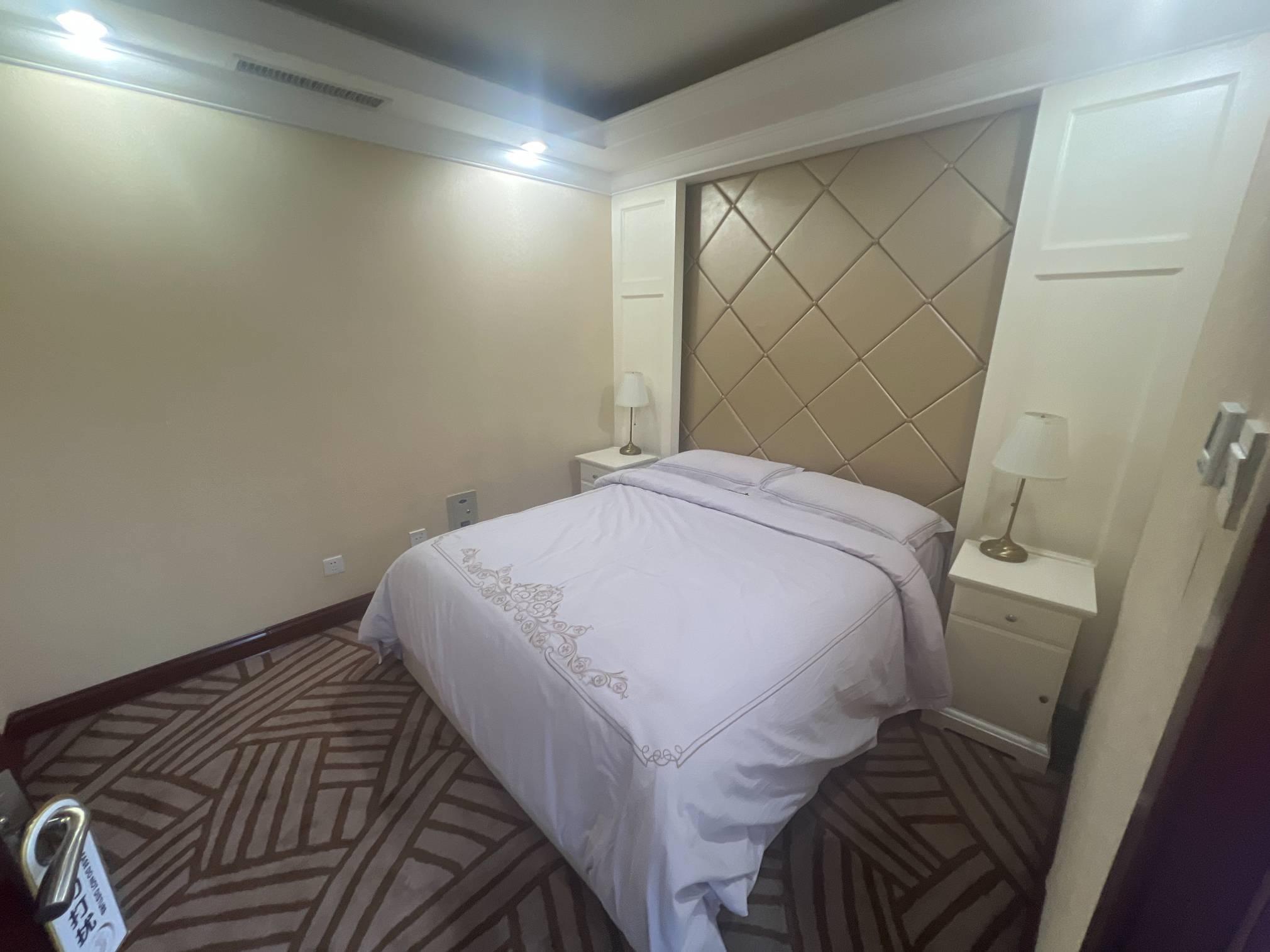 Бизнес-зал South Airlines First Class and Business Class Pearl Member Lounge (T1 International) в аэропорту Международный аэропорт Далянь Чжоушуйцзы (DLC)