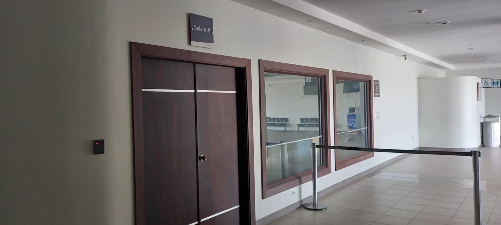 Бизнес-зал Sala VIP в аэропорту Coronel Artilleria Victor Larrea Airport (ETR)