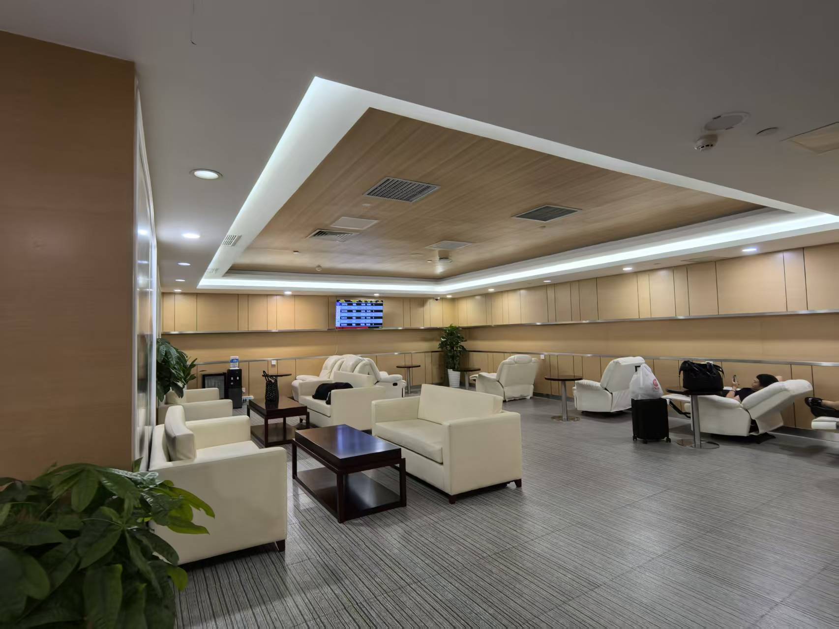 Бизнес-зал Second class lounge 3 в аэропорту Yunlong Airport (LZO)