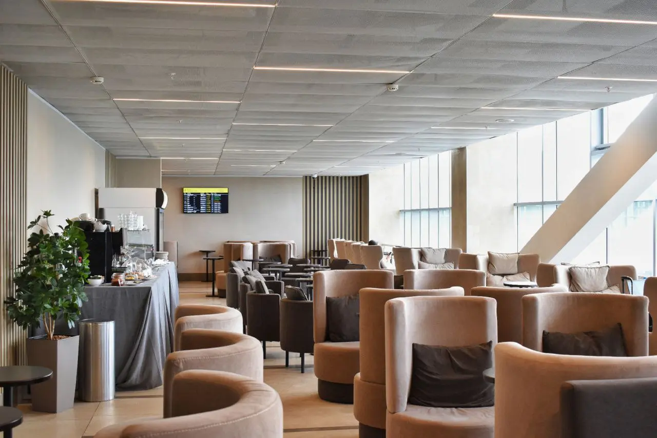 Бизнес-зал Grey Wall Lounge в аэропорту Красноярск (KJA)