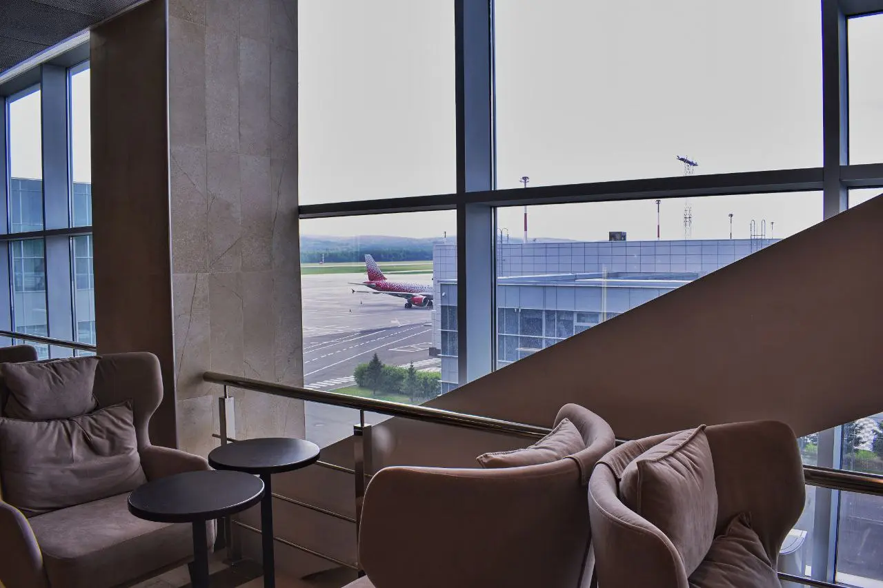 Бизнес-зал Grey Wall Lounge в аэропорту Красноярск (KJA)