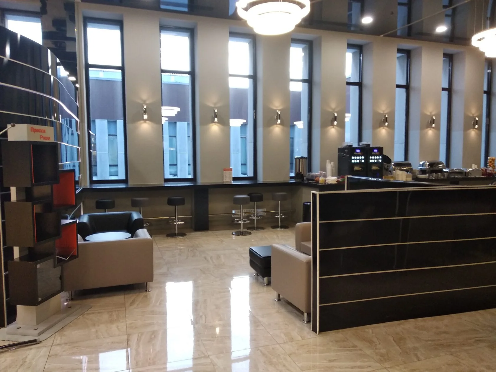 Бизнес-зал Business Lounge в аэропорту Пулково (LED)