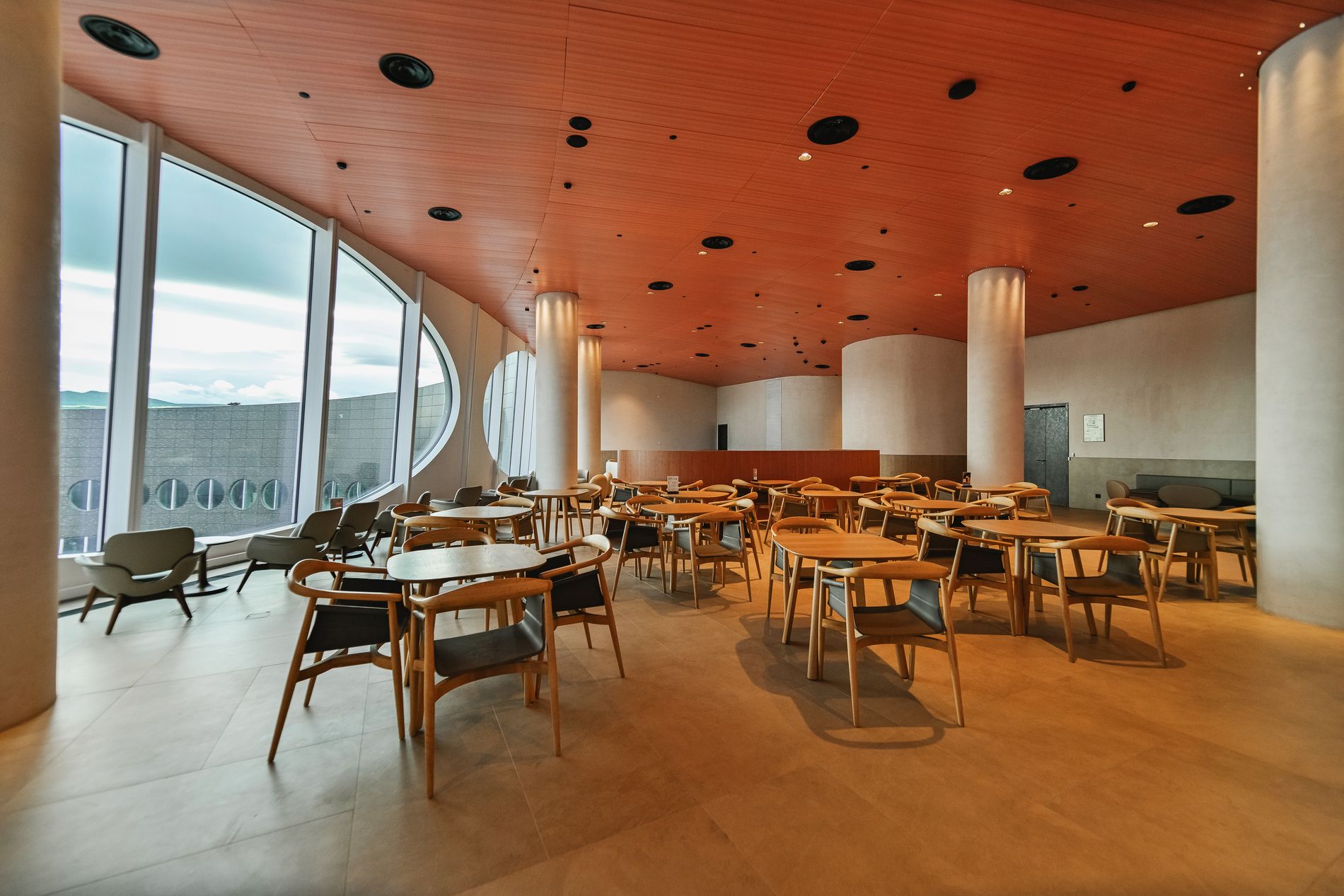 Бизнес-зал Business Lounge в аэропорту Петропавловск-Камчатский (PKC)